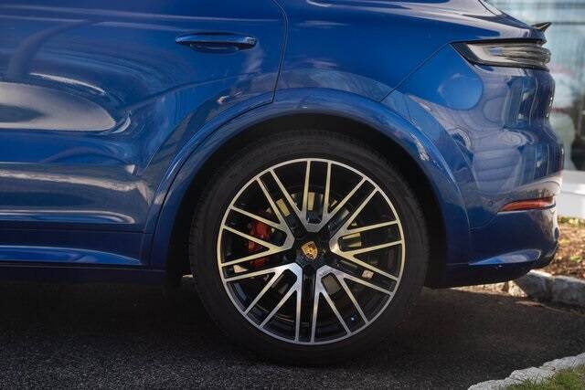 2025 Cayenne Coupe GTS picture #7