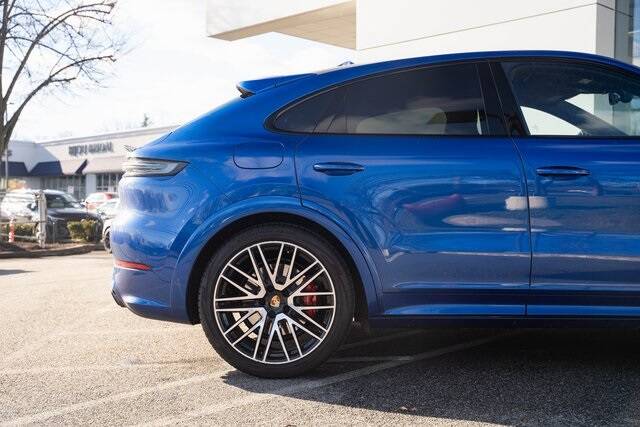 2025 Cayenne Coupe GTS picture #9
