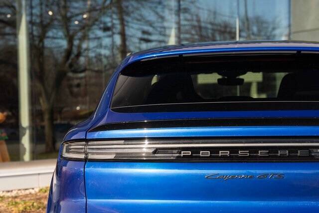 2025 Cayenne Coupe GTS picture #13