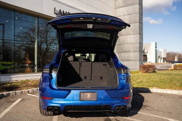 2025 Cayenne Coupe GTS picture #15