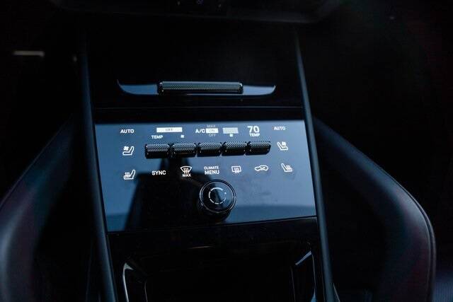 2025 Cayenne Coupe GTS picture #19