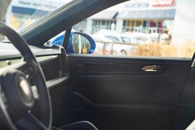 2025 Cayenne Coupe GTS picture #20