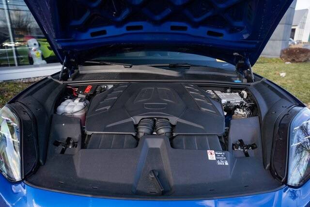 2025 Cayenne Coupe GTS picture #27