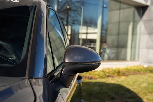 2020 Cayenne Base picture #6