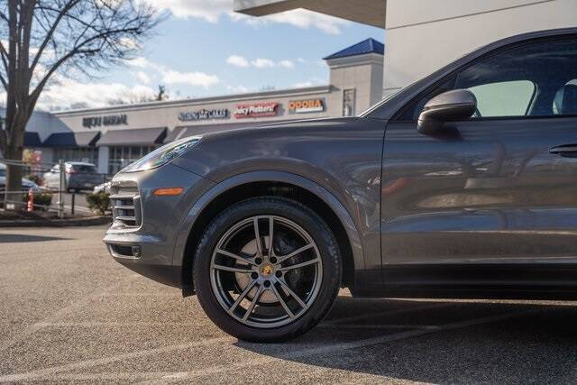 2020 Cayenne Base picture #8