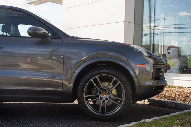 2020 Cayenne Base picture #13