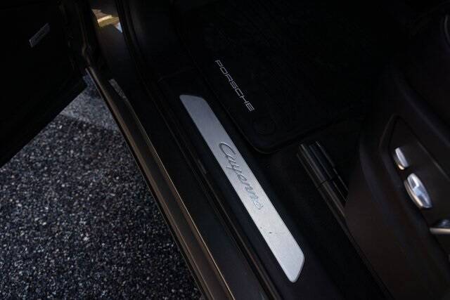 2020 Cayenne Base picture #26