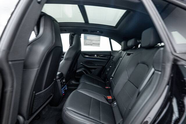 2025 Macan Electric 4 picture #23