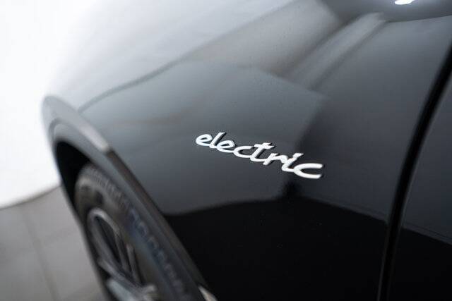 2025 Macan Electric 4 picture #24