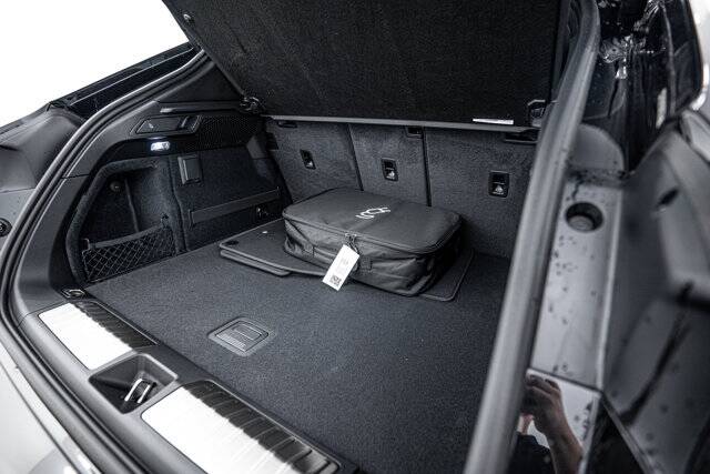 2025 Macan Electric 4 picture #25