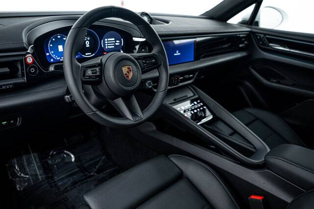 2025 Macan Electric picture #4