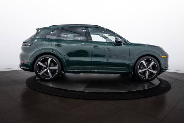 2026 Cayenne GTS picture #8