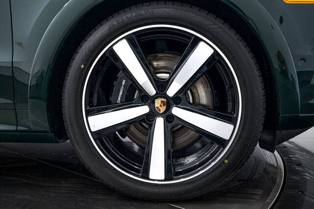 2026 Cayenne GTS picture #11