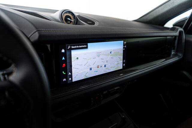 2026 Cayenne GTS picture #17