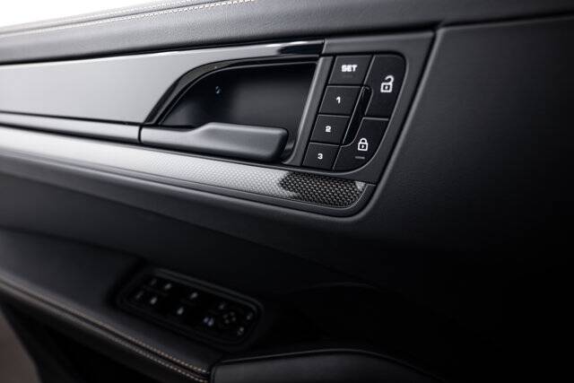 2026 Cayenne GTS picture #19