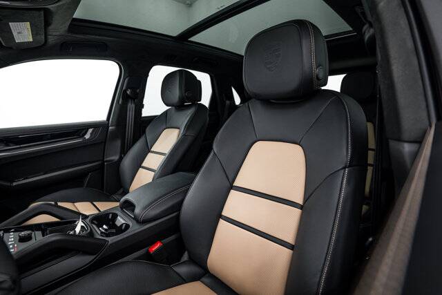 2026 Cayenne GTS picture #23