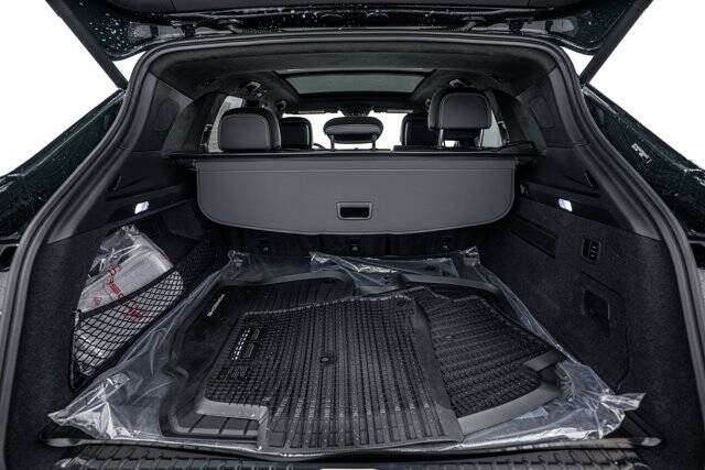 2026 Cayenne GTS picture #28