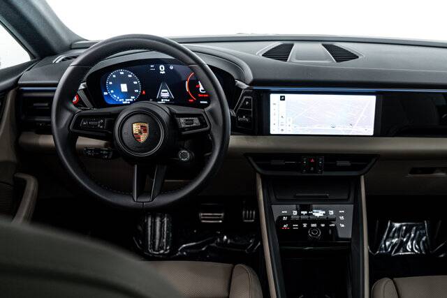 2025 Macan Electric 4 picture #13