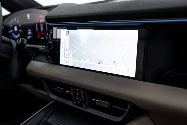 2025 Macan Electric 4 picture #15