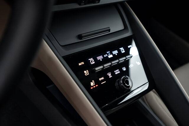 2025 Macan Electric 4 picture #18