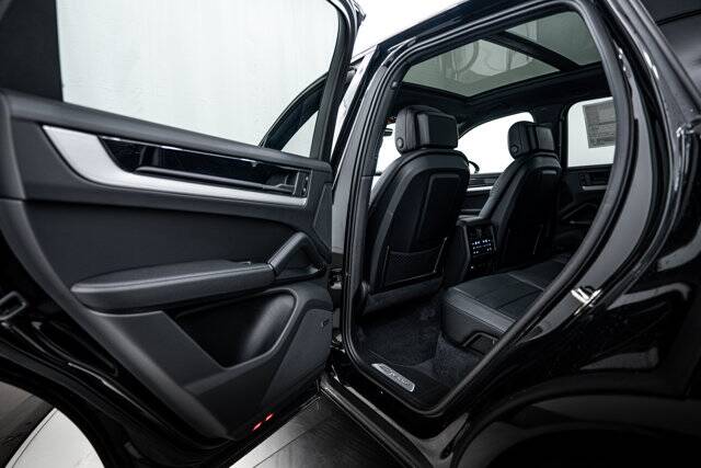 2026 Cayenne picture #19