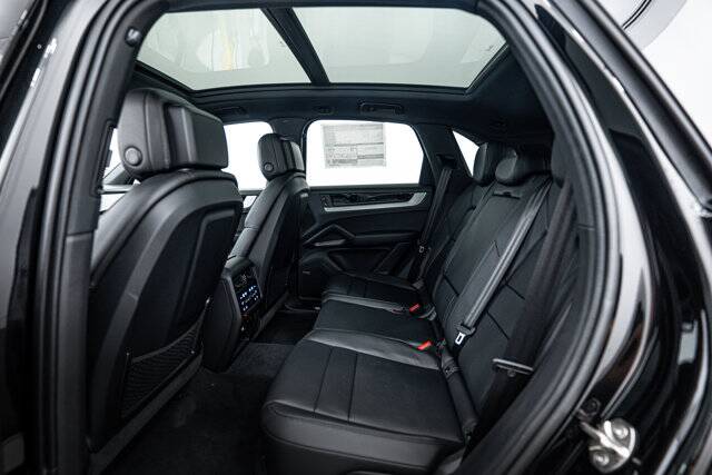2026 Cayenne picture #20