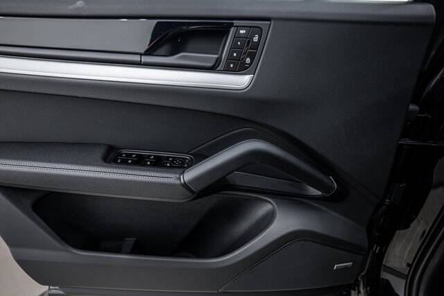 2026 Cayenne picture #21