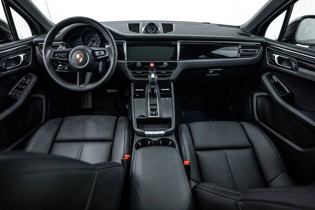 2026 Macan picture #12