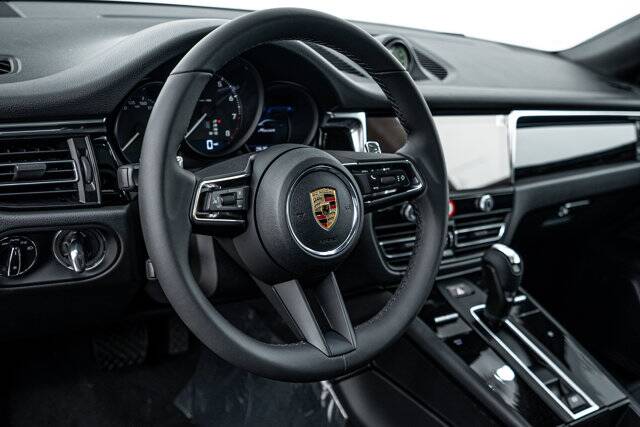 2026 Macan picture #14