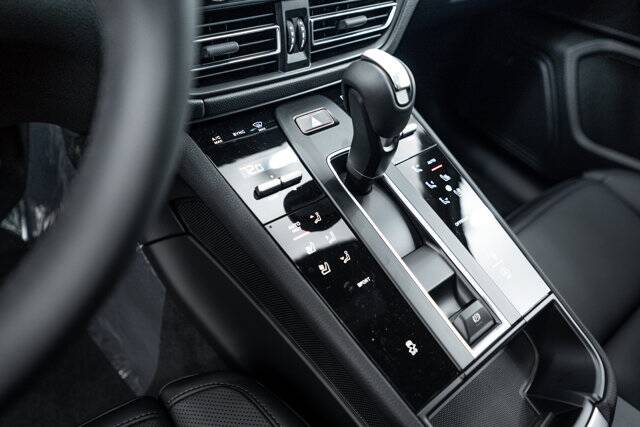 2026 Macan picture #16