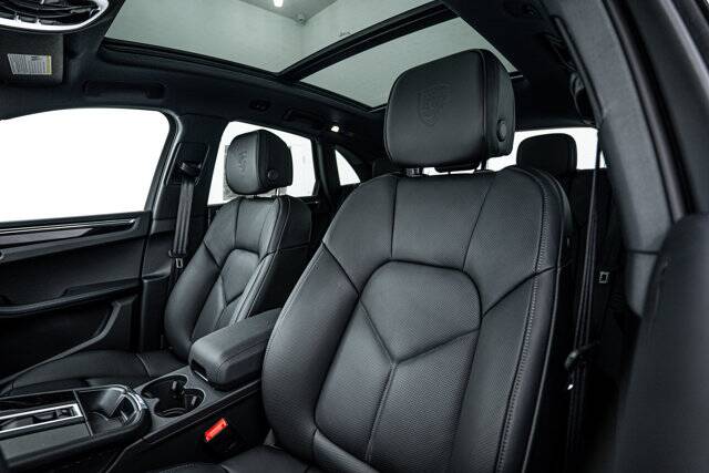 2026 Macan picture #20