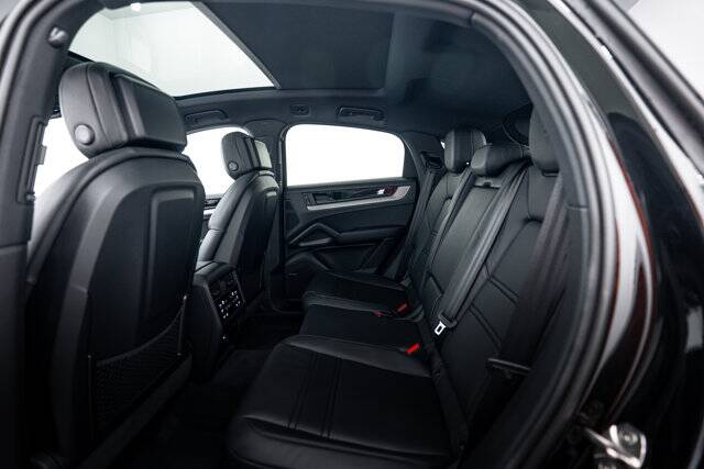 2026 Cayenne picture #21