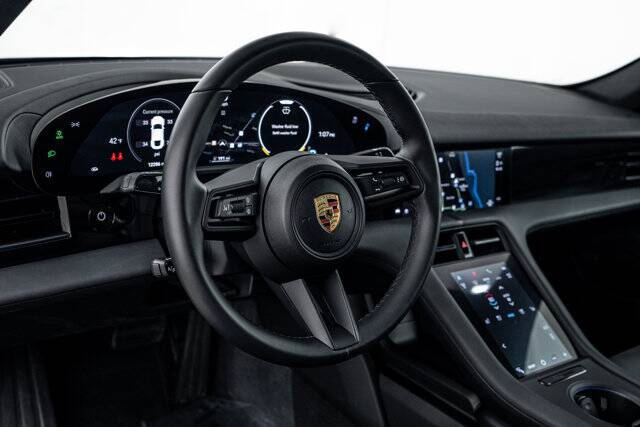 2024 Taycan picture #15