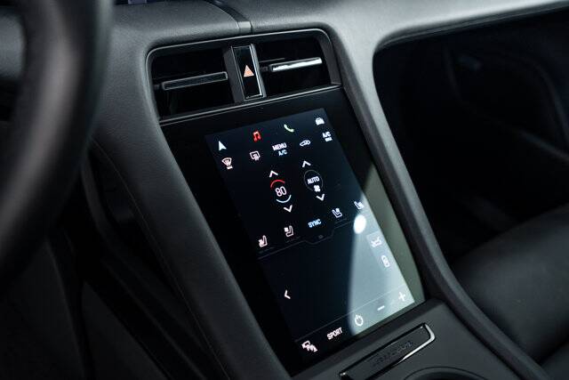 2024 Taycan picture #16