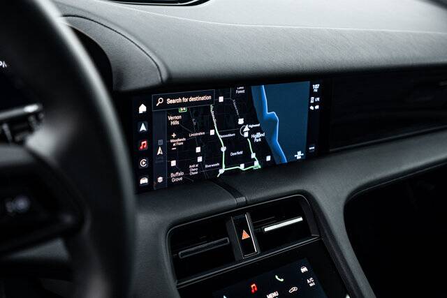 2024 Taycan picture #17