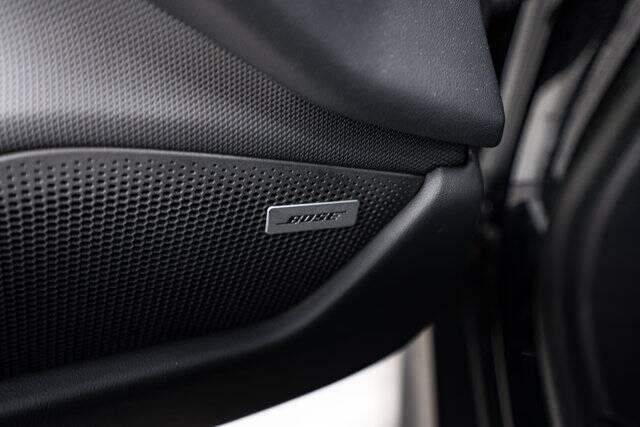 2024 Taycan picture #19