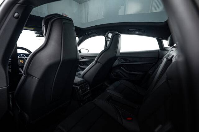 2024 Taycan picture #23