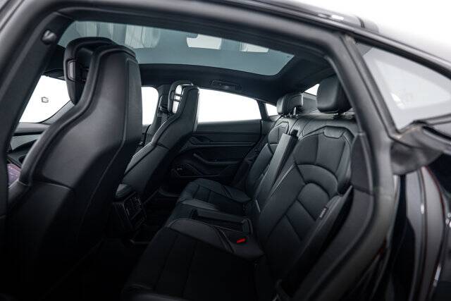 2024 Taycan picture #24