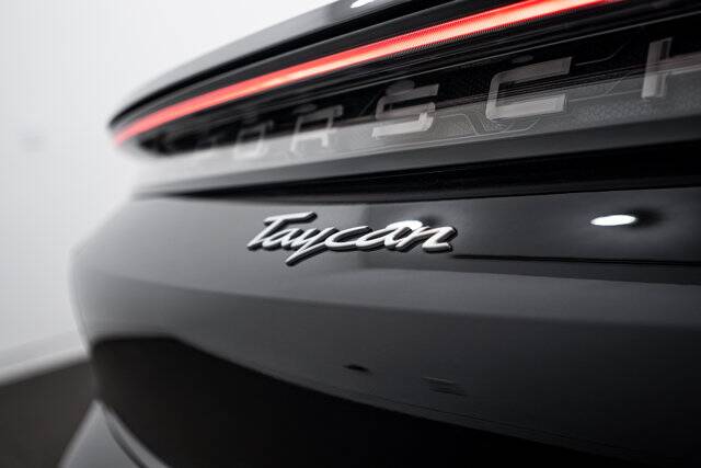 2024 Taycan picture #27