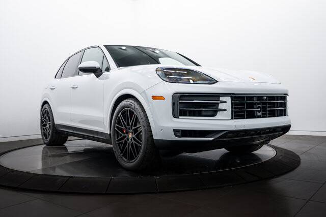 2025 Cayenne S picture #9