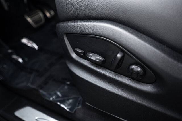 2025 Cayenne S picture #20