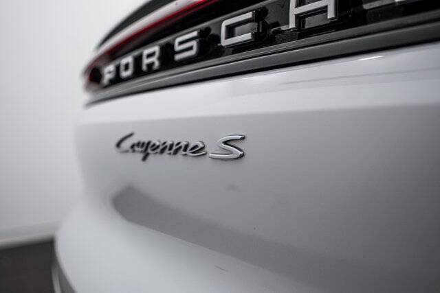 2025 Cayenne S picture #26