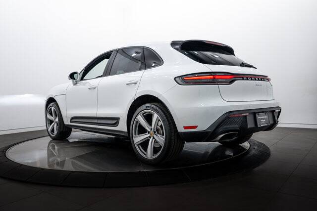 2026 Macan picture #3
