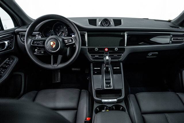 2026 Macan picture #12