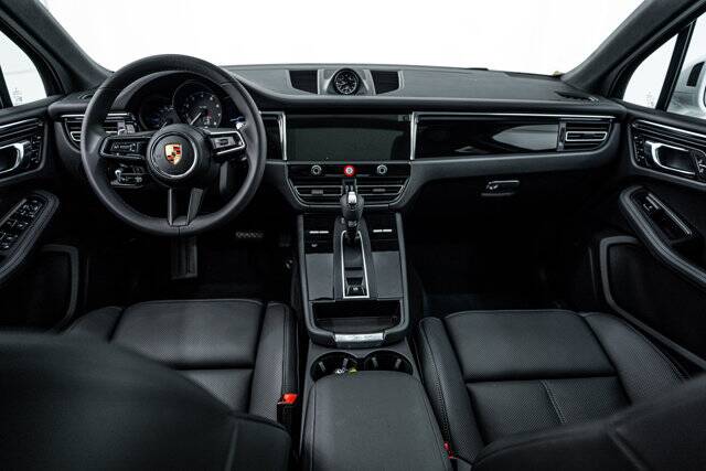 2026 Macan picture #13