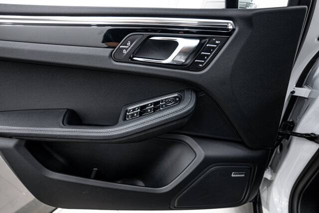 2026 Macan picture #17