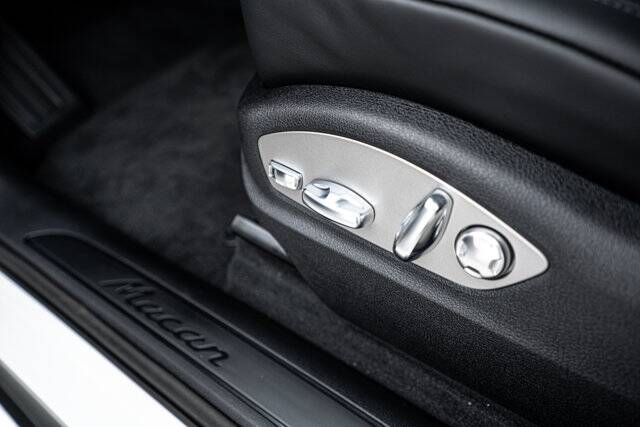 2026 Macan picture #19