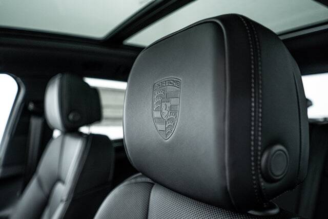 2026 Macan picture #21