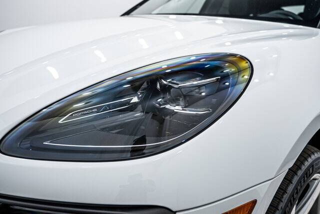 2026 Macan picture #27