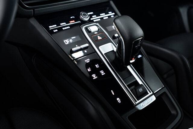2022 Cayenne S picture #15